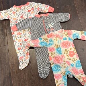 Gerber Baby newborn footies bundle (3)